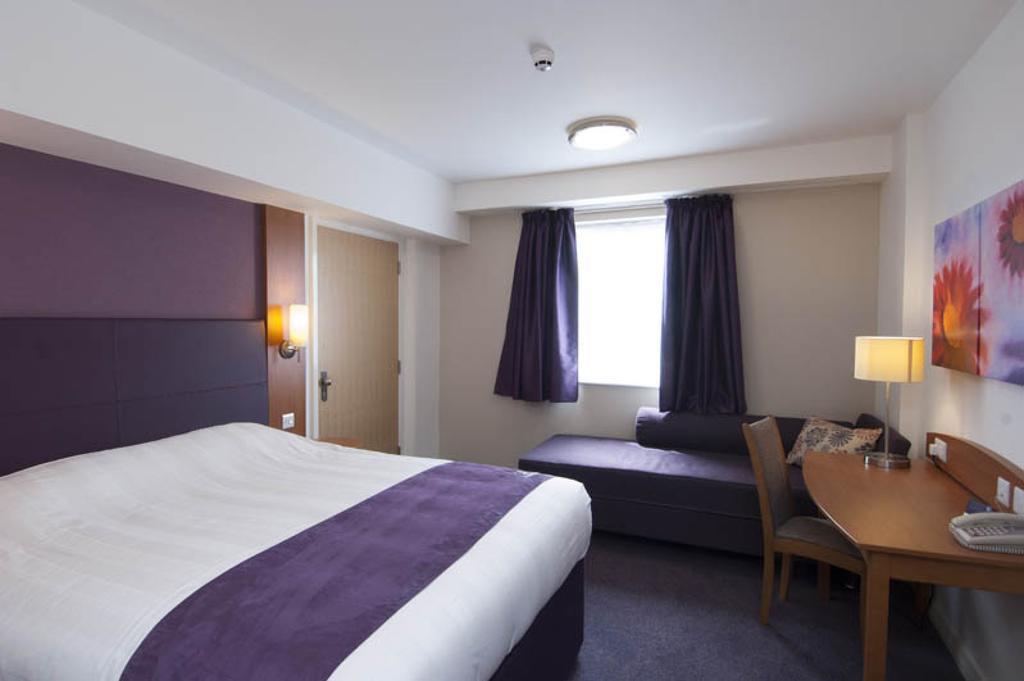 Premier Inn London St.Pancras Room photo