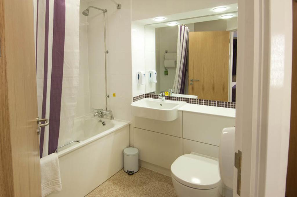 Premier Inn London St.Pancras Room photo